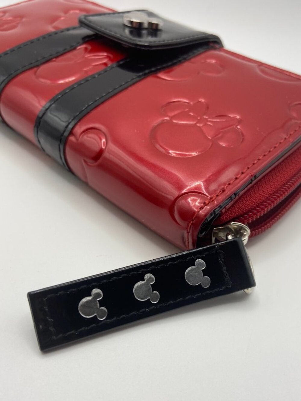 Disney Parks Loungefly Wallet Mickey and Minnie Red & Black Patent Leather 2016 - Picture 2 of 15
